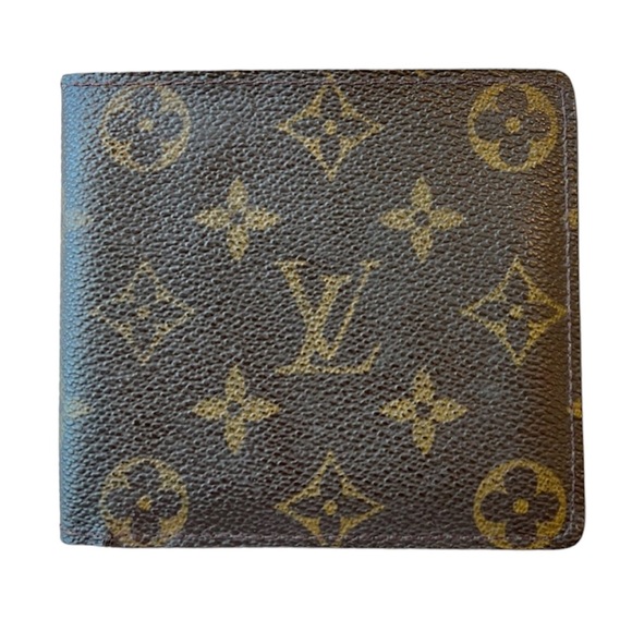 Louis Vuitton Other - Louis Vuitton Wallet Bifold Monogram - Great condition!